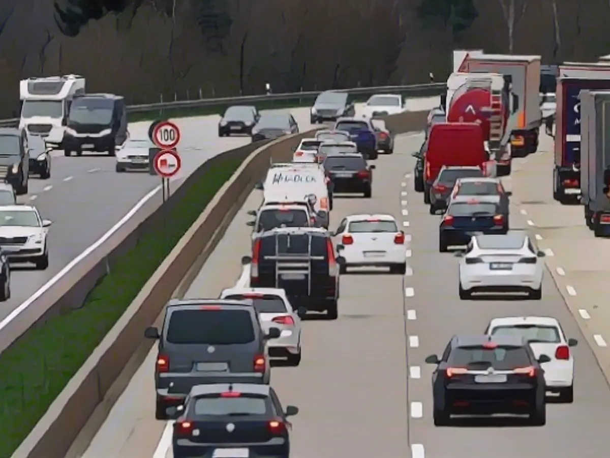 Klingbeil wants to relieve commuters