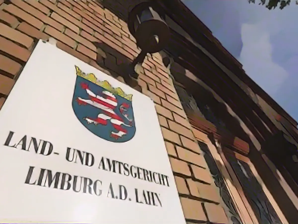 Multi-year prison sentences for large-scale cocaine trafficking