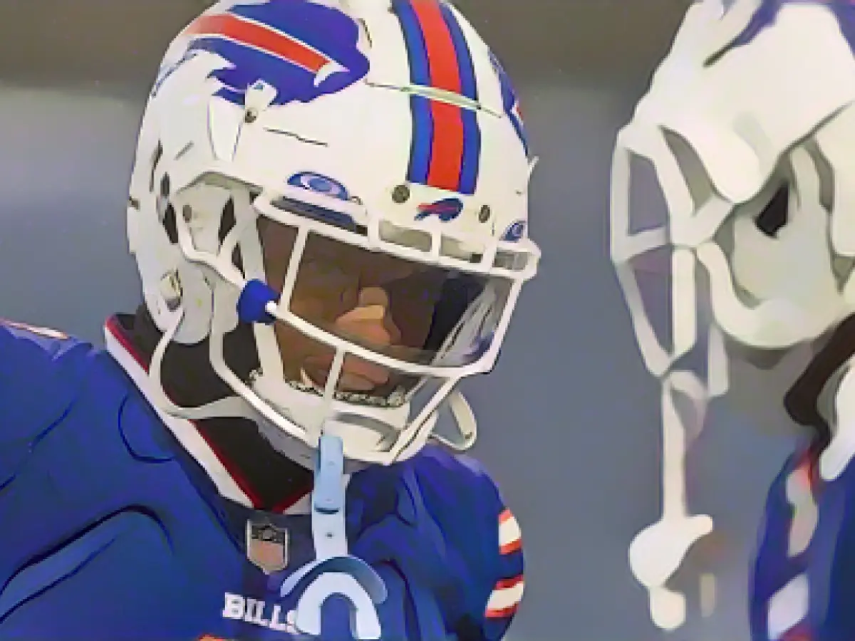 Ex-NFL player Ryan Clark says Damar Hamlin's on-field meltdown was an 'extremely ugly' side of football