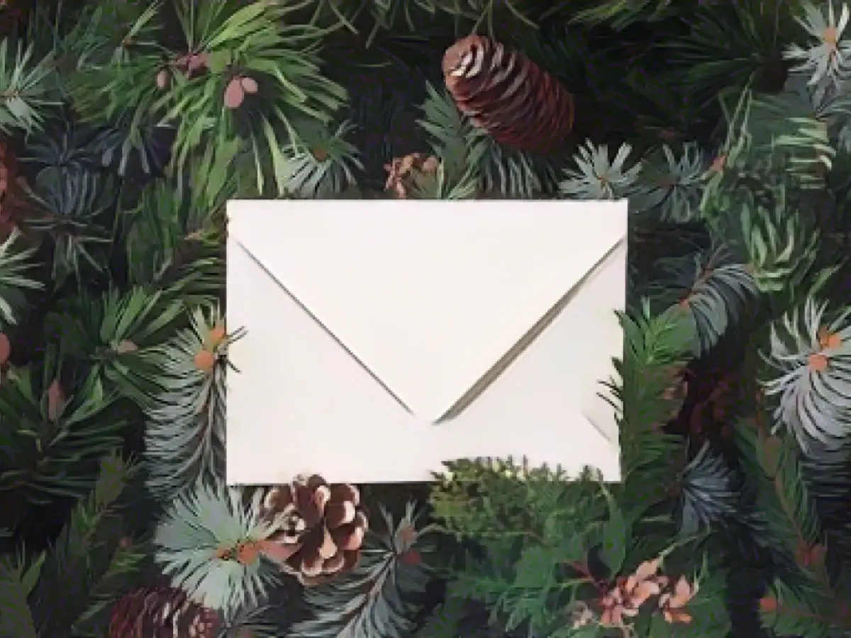 7 Last-Minute Gift Card Ideas (Not From Amazon or Starbucks)