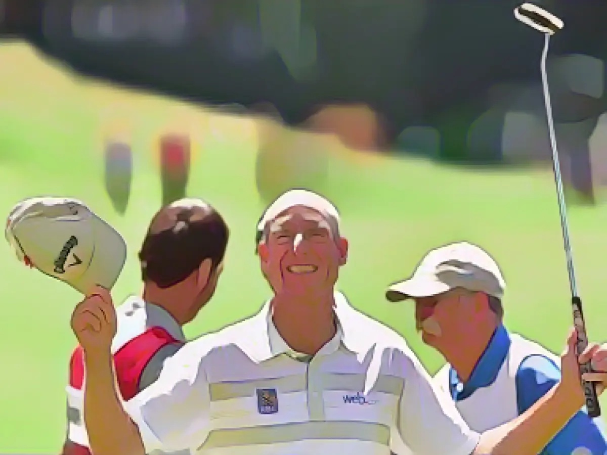 Jim Furyk shoots PGA Tour record 58 at Travelers Championship