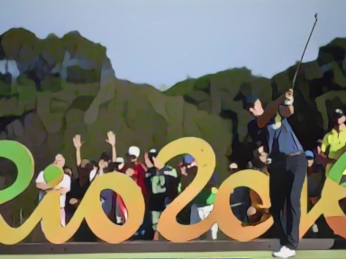 Olympic golf: Henrik Stenson fighting for gold after encounter with reptile