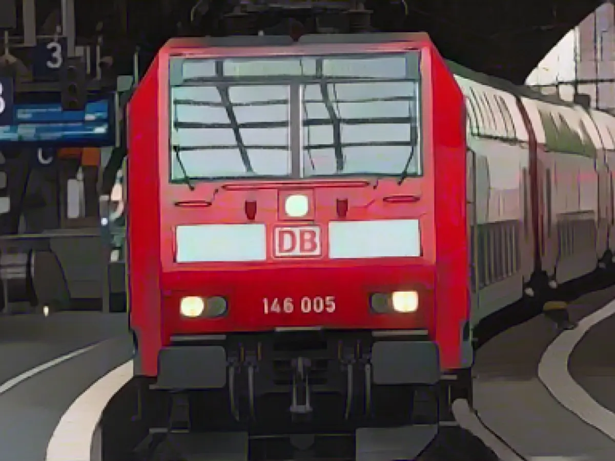 73-year-old attacks two people on a train and injures them