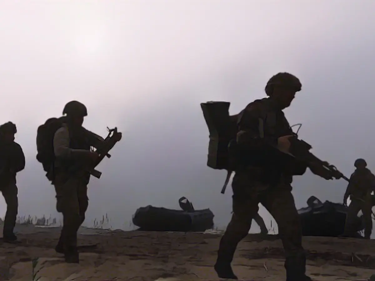 CNN: Ukrainians accuse Russians of using corrosive gas