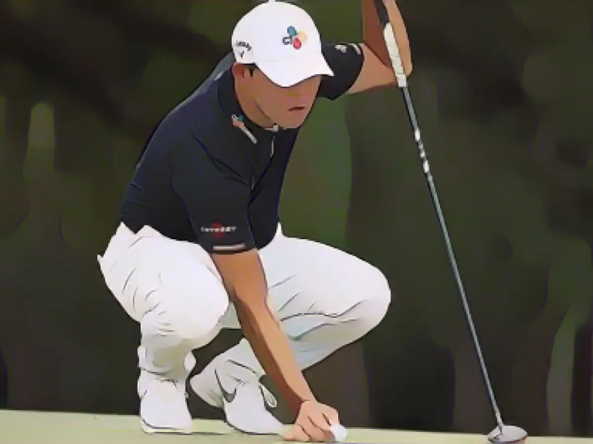 Kim Si-woo breaks putter in frustration at Masters, forced to use wood