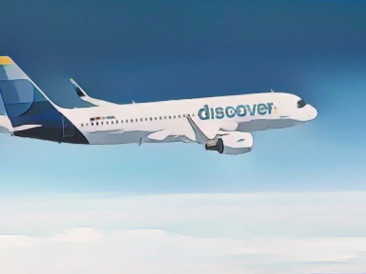 Lufthansa subsidiary Discover: Pilots go on warning strike