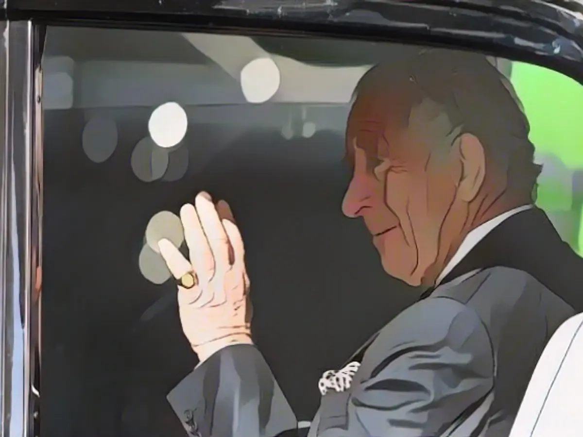 King Charles III talks about his "sausage fingers"