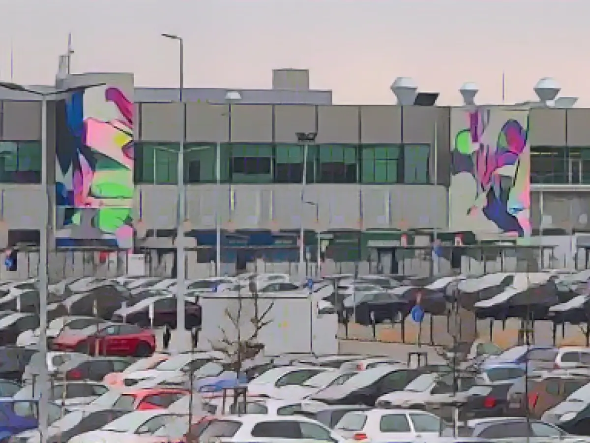 Tesla wants to speed up factory expansion