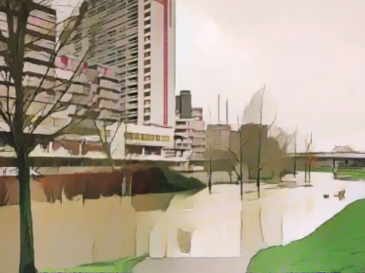 "Zoltan" brings masses of water, railroad chaos and photo opportunities