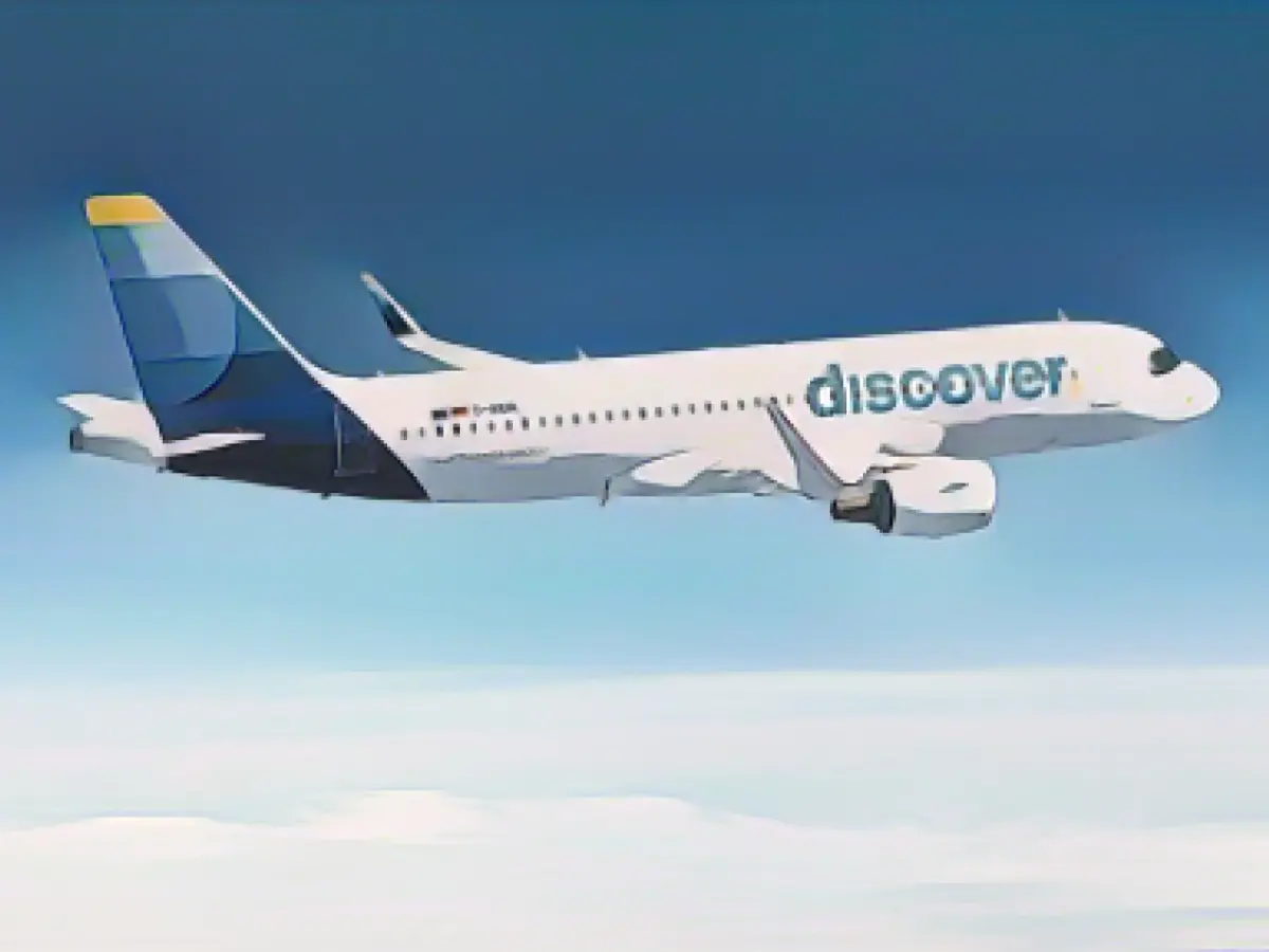 Pilots want to strike Lufthansa subsidiary Discover