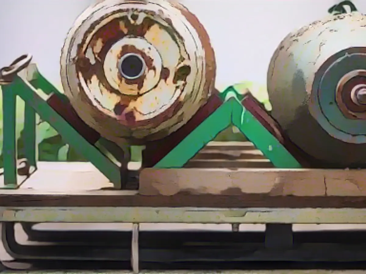 Dozens of unexploded bombs in the country: tens of thousands affected