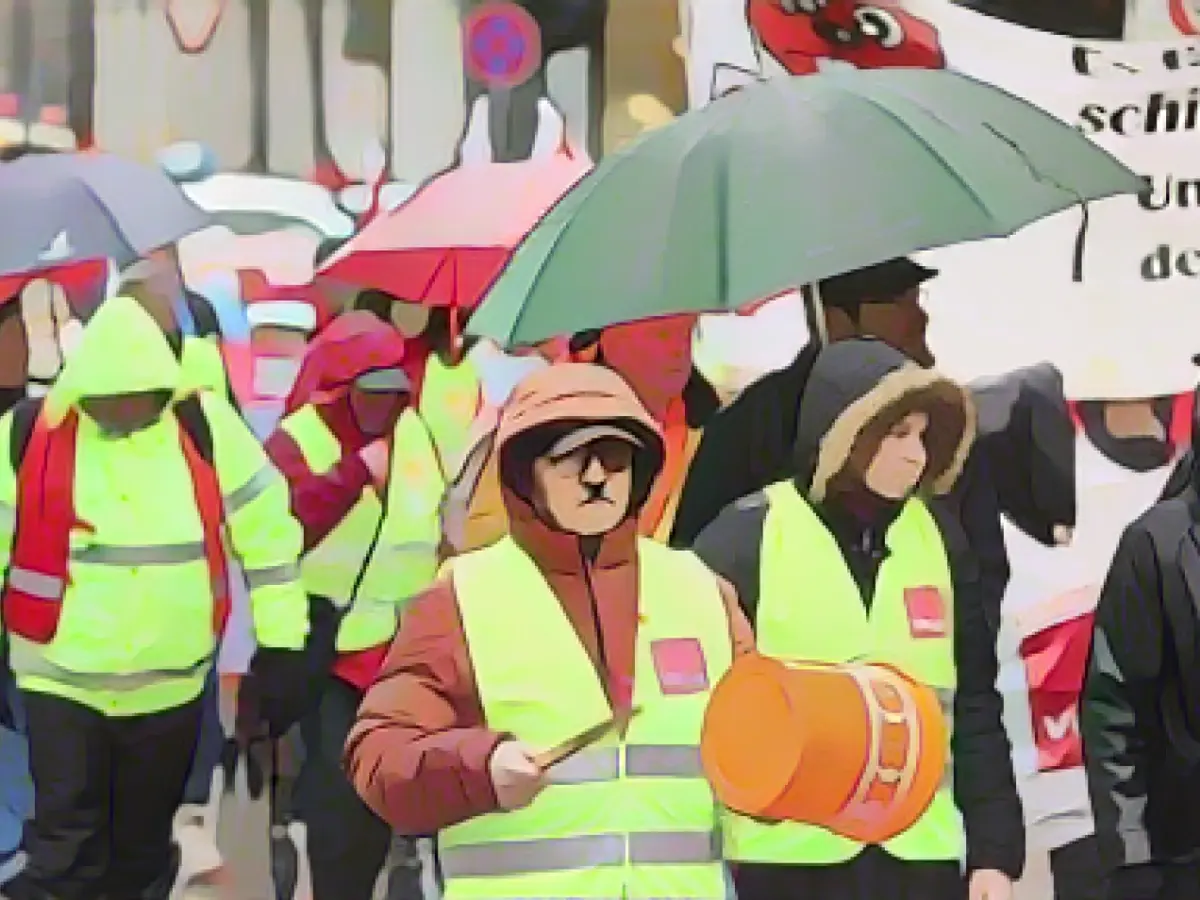 Queues before Christmas: Warning strike in the retail trade