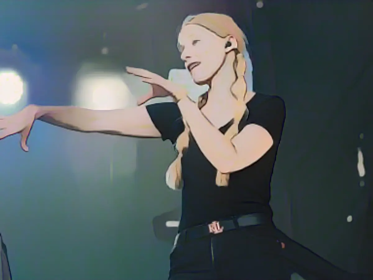 Influencer: AI cannot yet recognize sign language