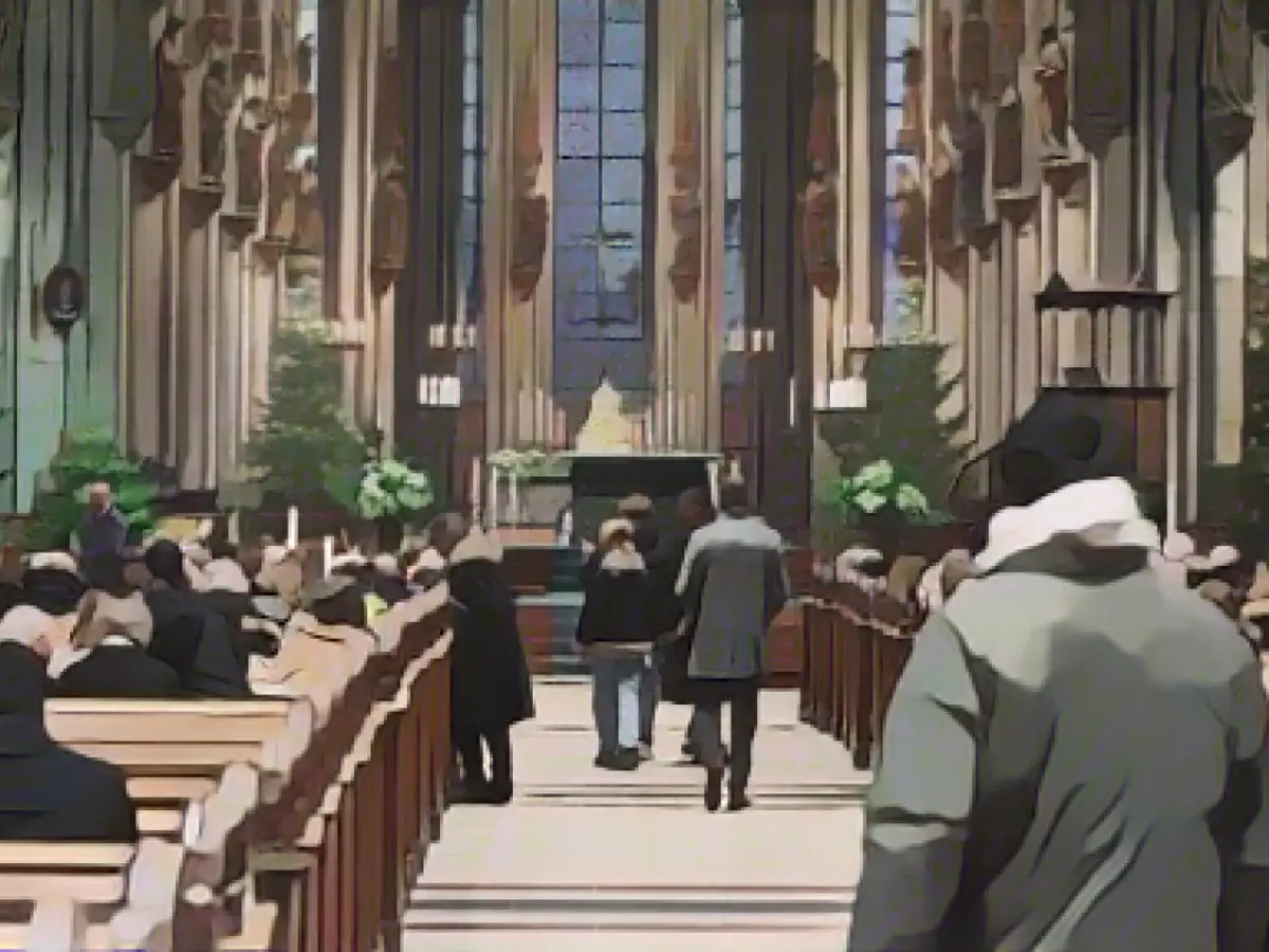 Checks at Cologne Cathedral on Christmas Eve without incident