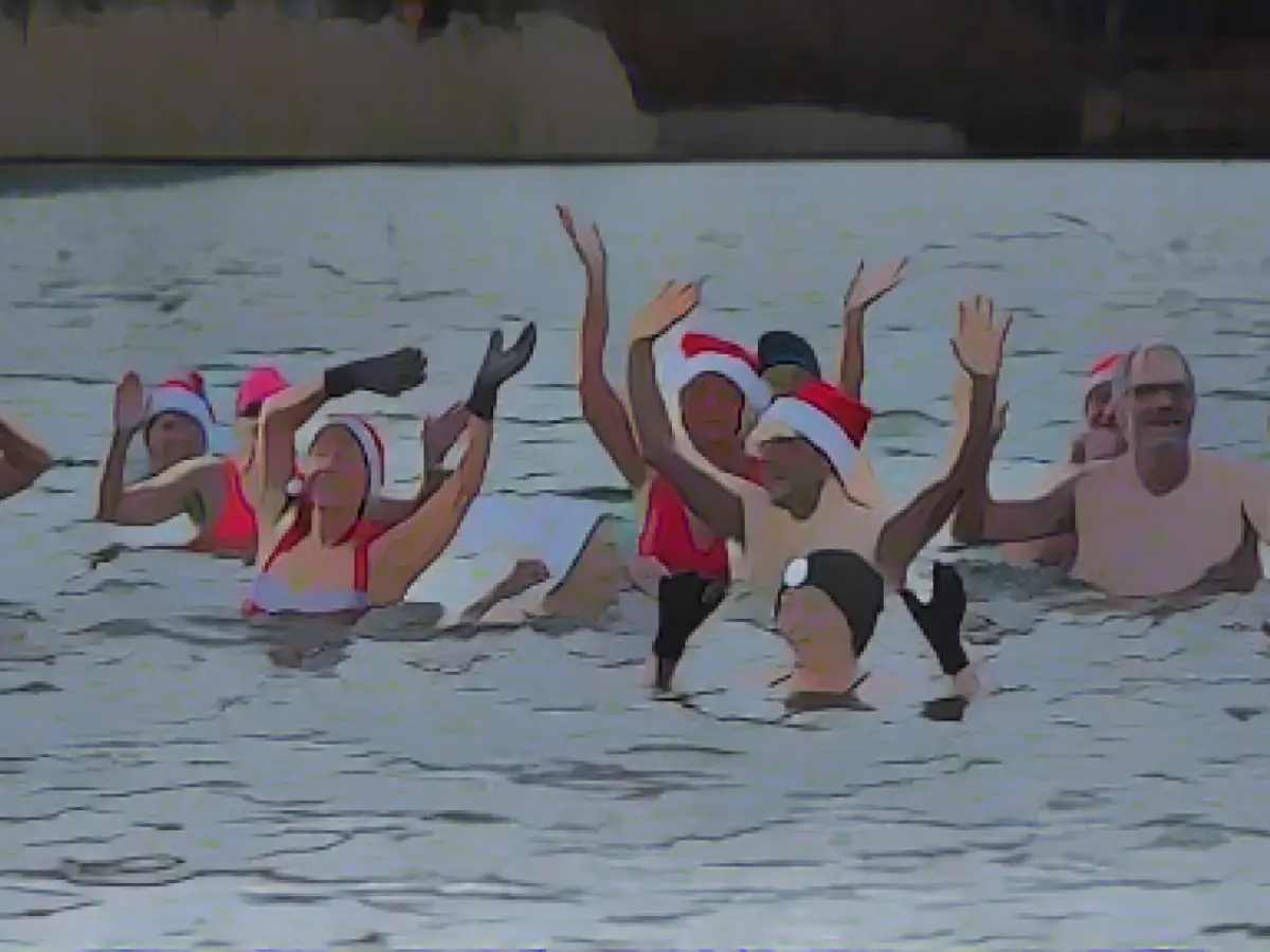 Berlin seals bathe in five degree water temperature