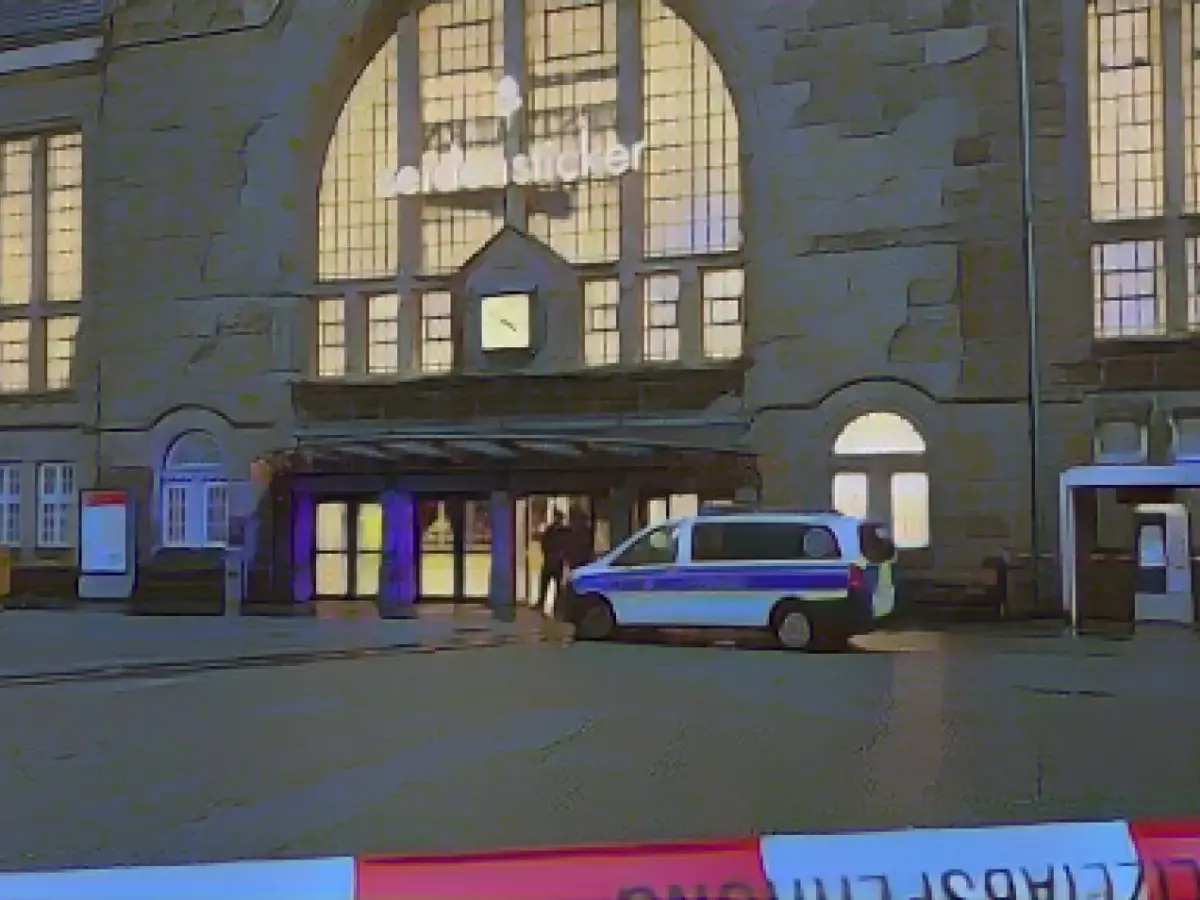 Bielefeld main station cordoned off due to large-scale operation